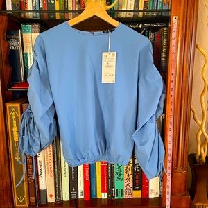 NWT Women Zara Top size Small